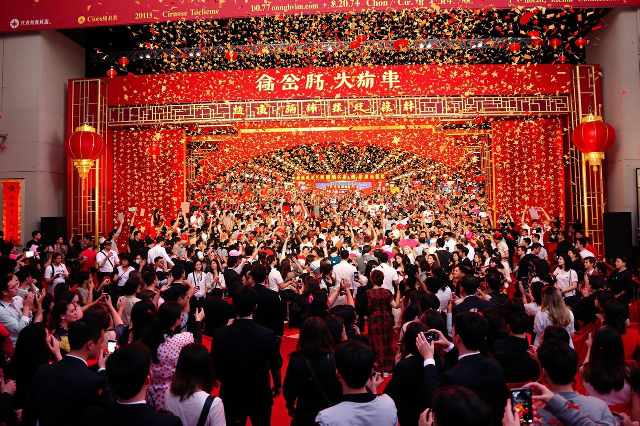 红叶影院《星辰大海》票房突破30亿，创华语科幻新纪录